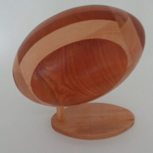 Ballon de rugby en bois
